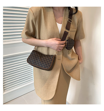 Trendy 2025 Tote Bag – Simple, Spacious & Stylish for Daily Use