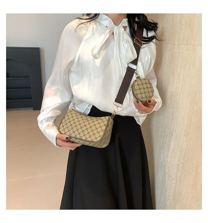 Trendy 2025 Tote Bag – Simple, Spacious & Stylish for Daily Use