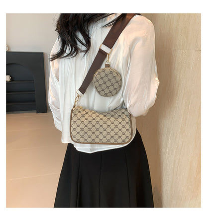Trendy 2025 Tote Bag – Simple, Spacious & Stylish for Daily Use