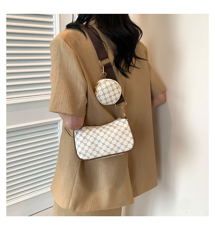 Trendy 2025 Tote Bag – Simple, Spacious & Stylish for Daily Use