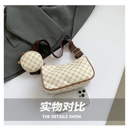 Trendy 2025 Tote Bag – Simple, Spacious & Stylish for Daily Use