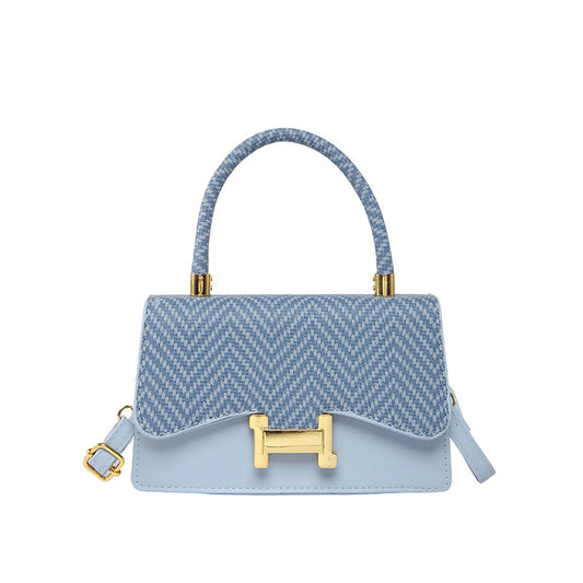 Classic Everyday Shoulder Bag – Adjustable Strap & Minimalist Design
