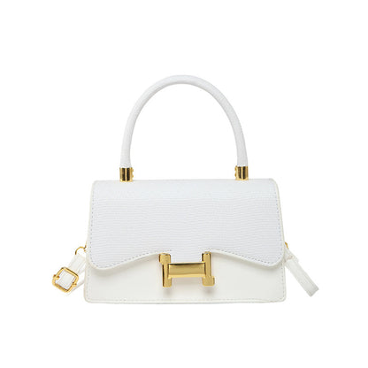 Classic Everyday Shoulder Bag – Adjustable Strap & Minimalist Design