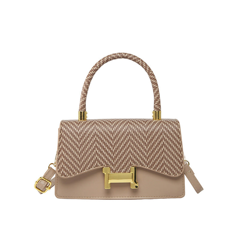 Classic Everyday Shoulder Bag – Adjustable Strap & Minimalist Design