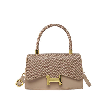 Classic Everyday Shoulder Bag – Adjustable Strap & Minimalist Design