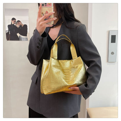 Classic Everyday Shoulder Bag – Adjustable Strap & Minimalist Design