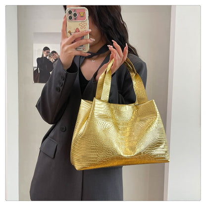 Classic Everyday Shoulder Bag – Adjustable Strap & Minimalist Design
