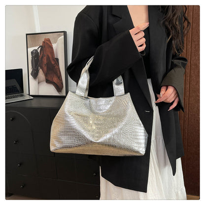 Classic Everyday Shoulder Bag – Adjustable Strap & Minimalist Design