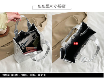 Classic Everyday Shoulder Bag – Adjustable Strap & Minimalist Design