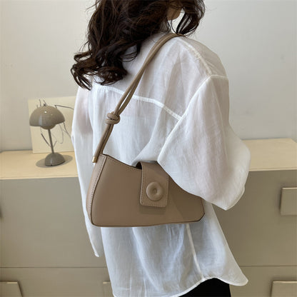 Classic Everyday Shoulder Bag – Adjustable Strap & Minimalist Design