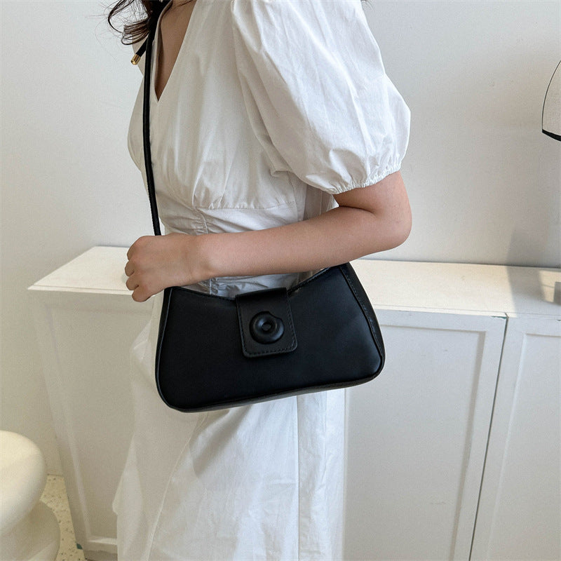 Classic Everyday Shoulder Bag – Adjustable Strap & Minimalist Design