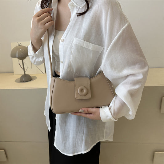 Classic Everyday Shoulder Bag – Adjustable Strap & Minimalist Design
