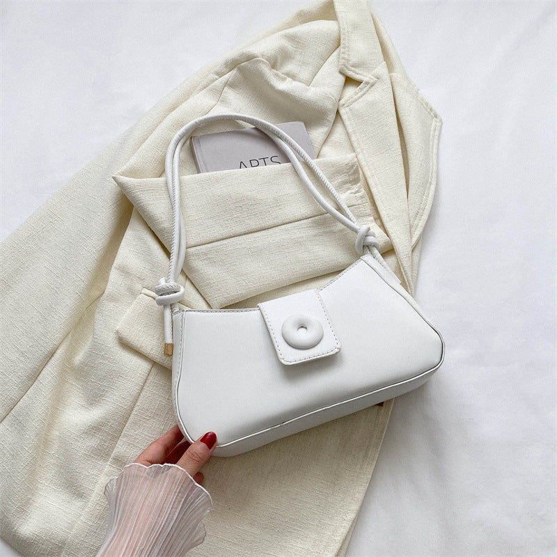 Classic Everyday Shoulder Bag – Adjustable Strap & Minimalist Design