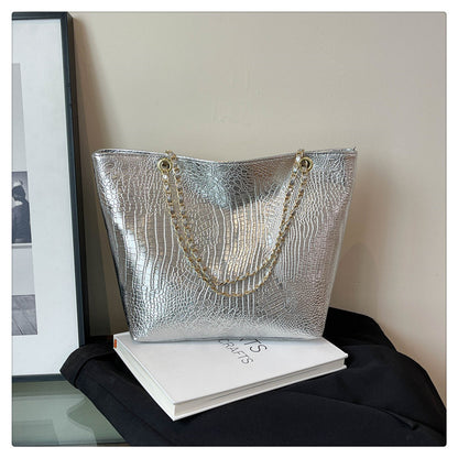 Classic Everyday Shoulder Bag – Adjustable Strap & Minimalist Design