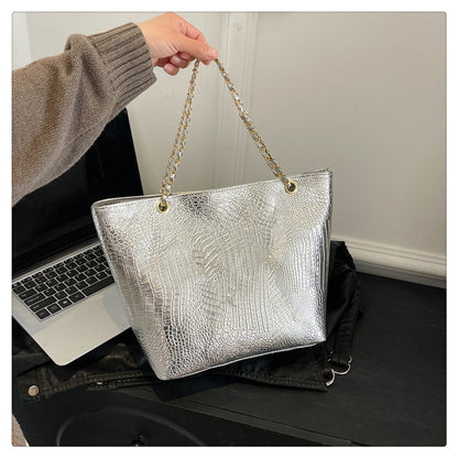 Classic Everyday Shoulder Bag – Adjustable Strap & Minimalist Design