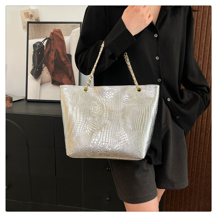 Classic Everyday Shoulder Bag – Adjustable Strap & Minimalist Design