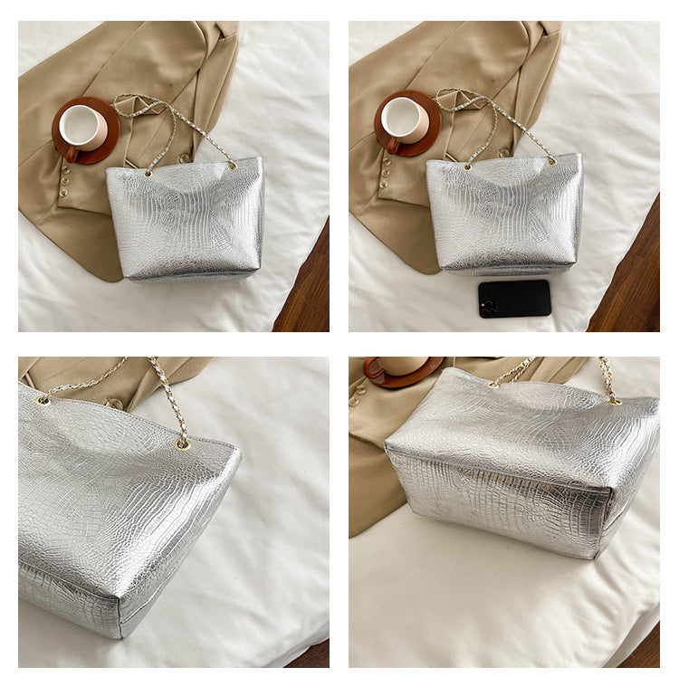 Classic Everyday Shoulder Bag – Adjustable Strap & Minimalist Design