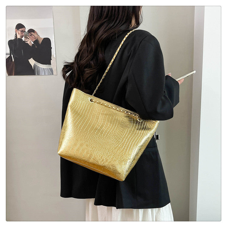 Classic Everyday Shoulder Bag – Adjustable Strap & Minimalist Design