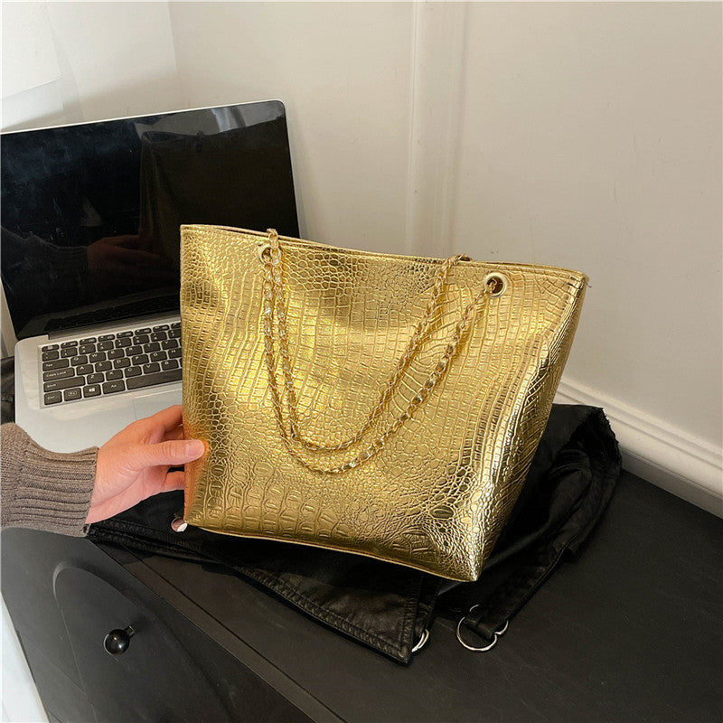 Classic Everyday Shoulder Bag – Adjustable Strap & Minimalist Design