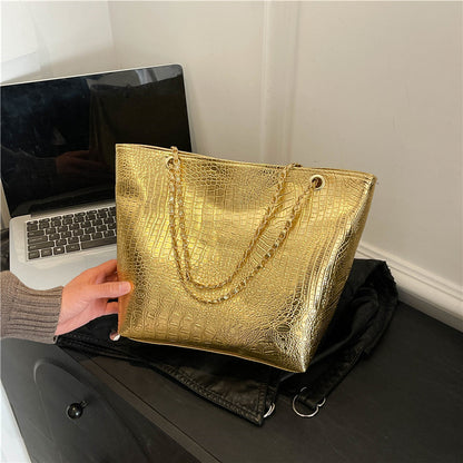 Classic Everyday Shoulder Bag – Adjustable Strap & Minimalist Design