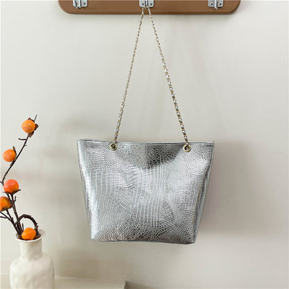 Classic Everyday Shoulder Bag – Adjustable Strap & Minimalist Design