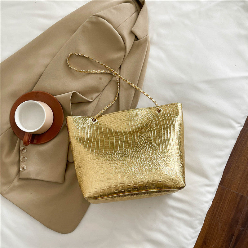 Classic Everyday Shoulder Bag – Adjustable Strap & Minimalist Design