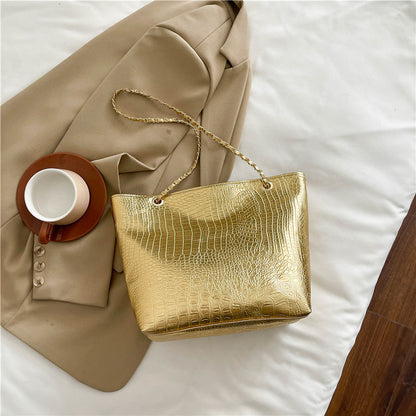 Classic Everyday Shoulder Bag – Adjustable Strap & Minimalist Design