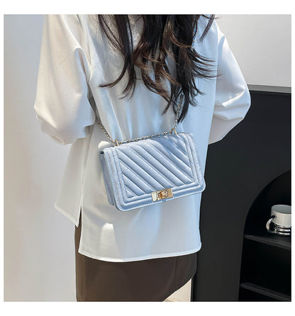 Classic Everyday Shoulder Bag – Adjustable Strap & Minimalist Design