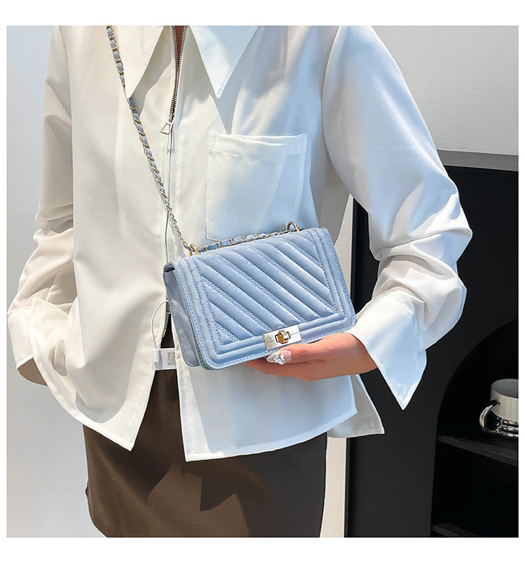 Classic Everyday Shoulder Bag – Adjustable Strap & Minimalist Design