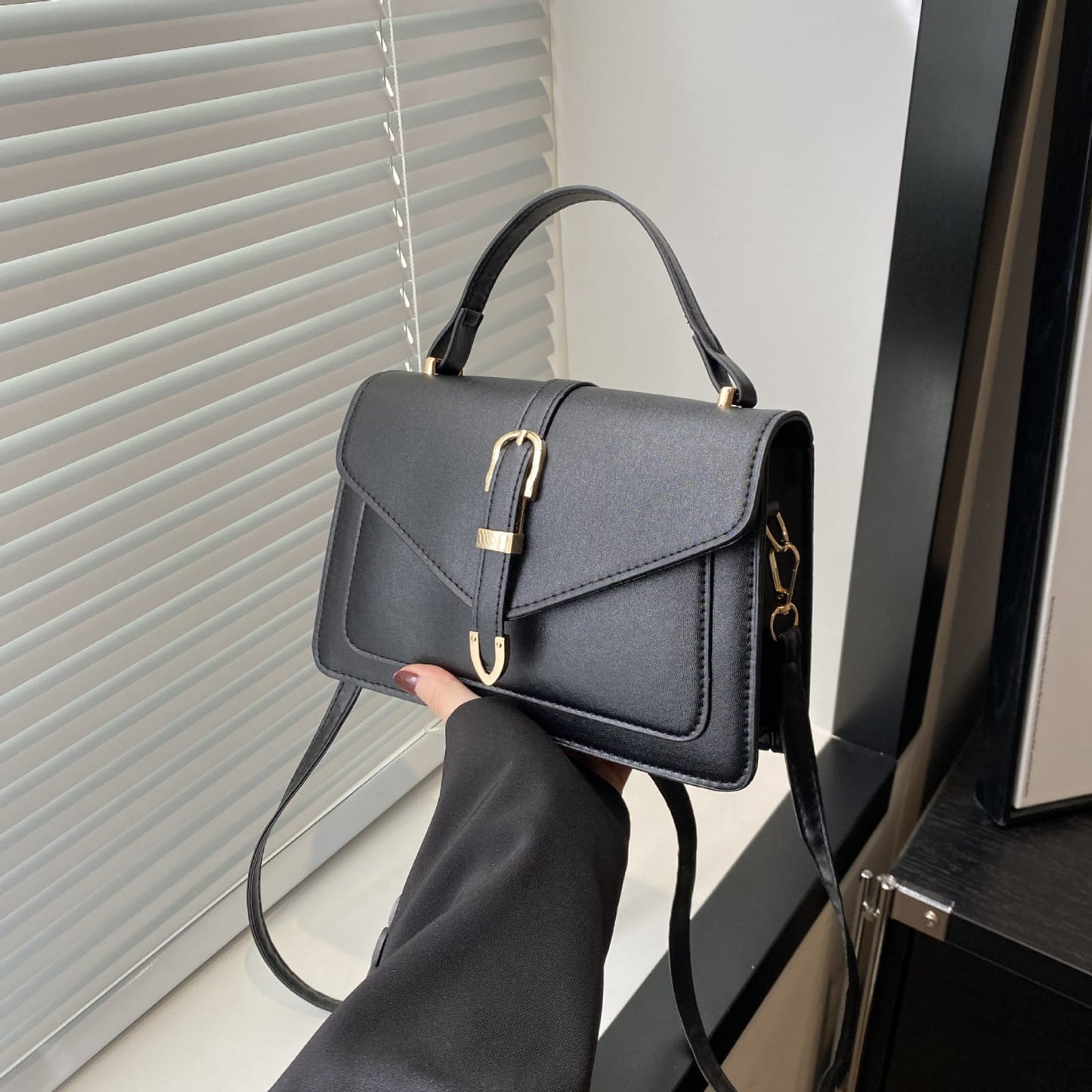 Minimalist Solid Shoulder Bag – Soft PU Leather & Compact Style
