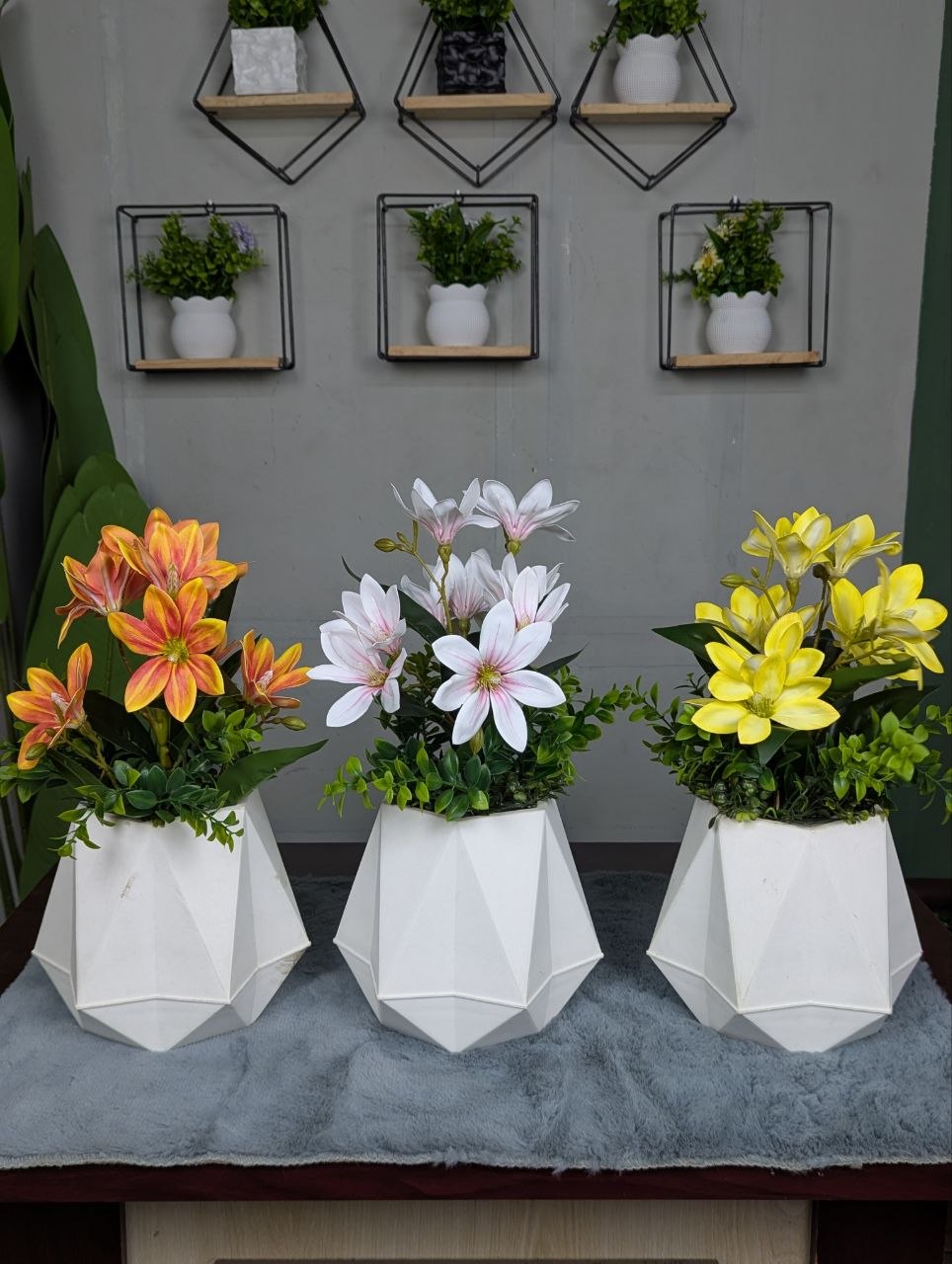 Artificial The Radiant Lily