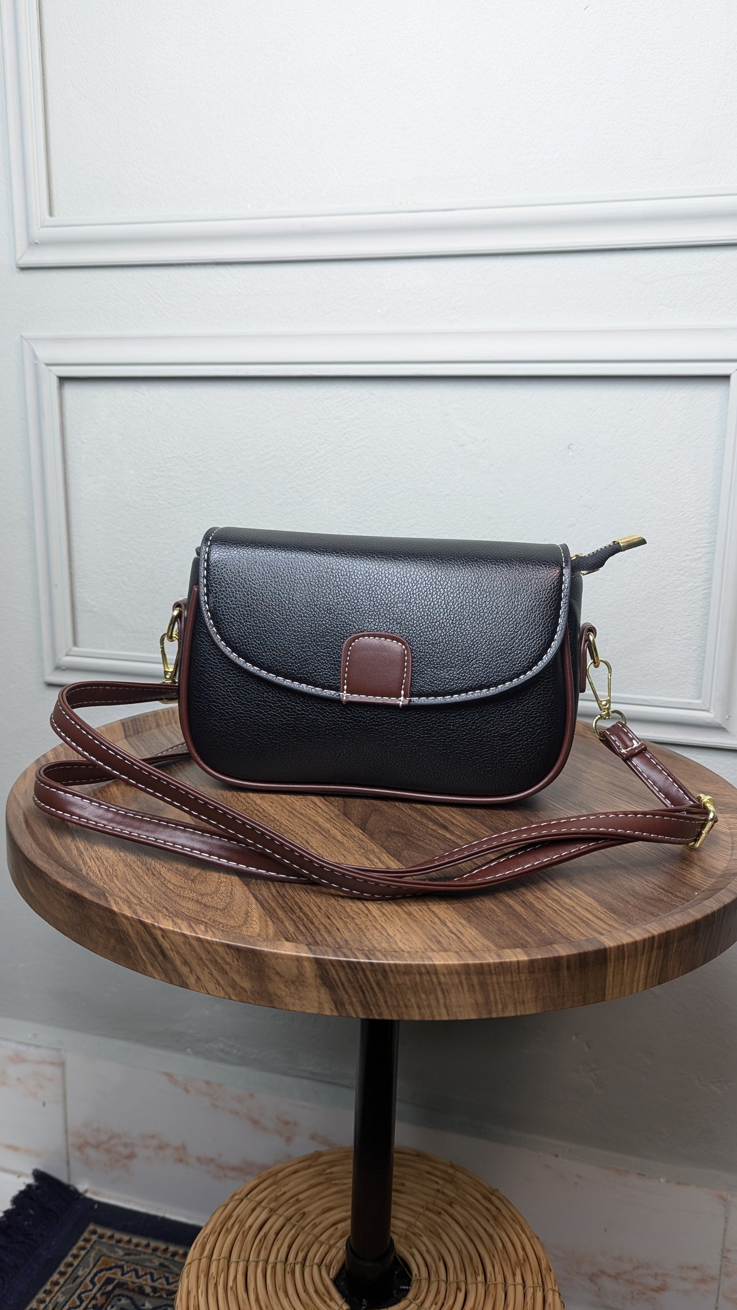 Attire - crossbody bag
