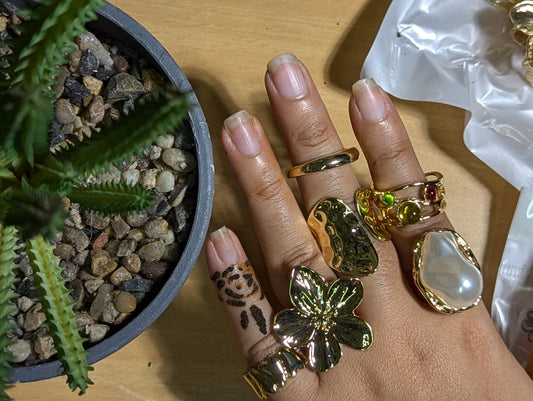 Pearl & Petal Ring Set